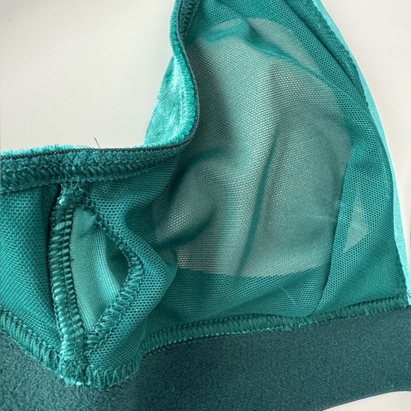 Victoria’s Secret love PINK crushed velvet triangle strappy bralette size XS - Picture 7 of 13